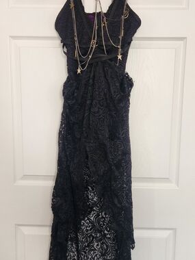 Black Hooded Lace Evening Dress - Elegant Women's Lace Gown